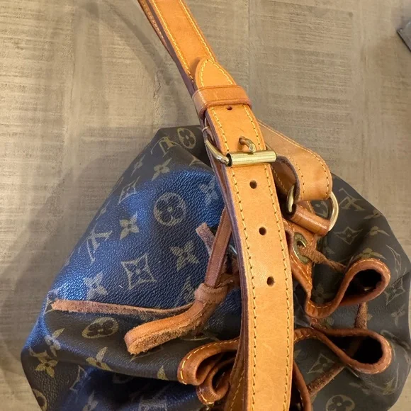 Louis Vuitton Noe Petite - Picture 6 of 16